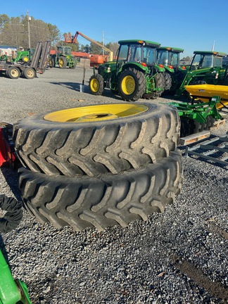 2011 John Deere 7200R-17
