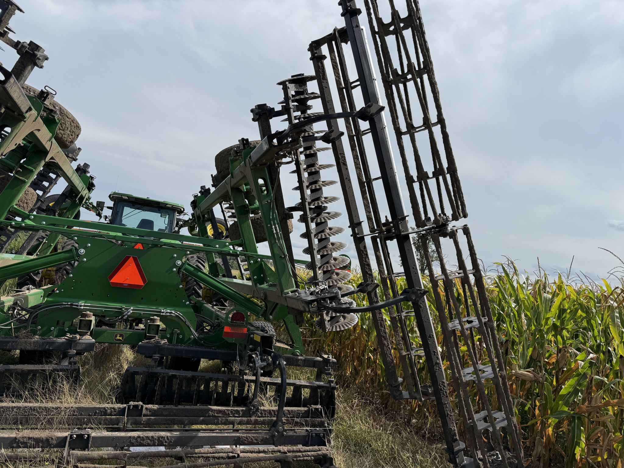 2021 John Deere 2660VT Image 1