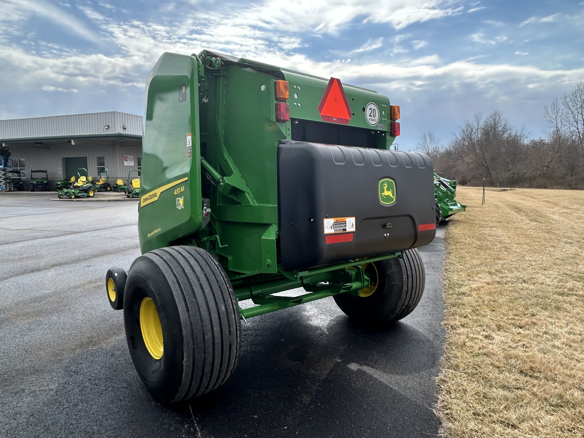 2025 John Deere 451M Image 5