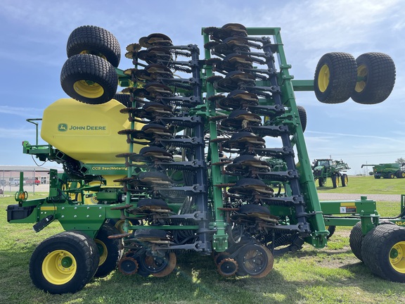 2020 John Deere N540C - Photo25
