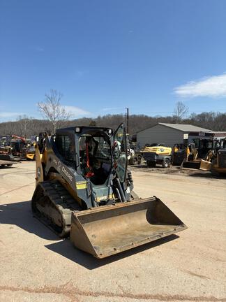 Photo of a 2023 John Deere 317G