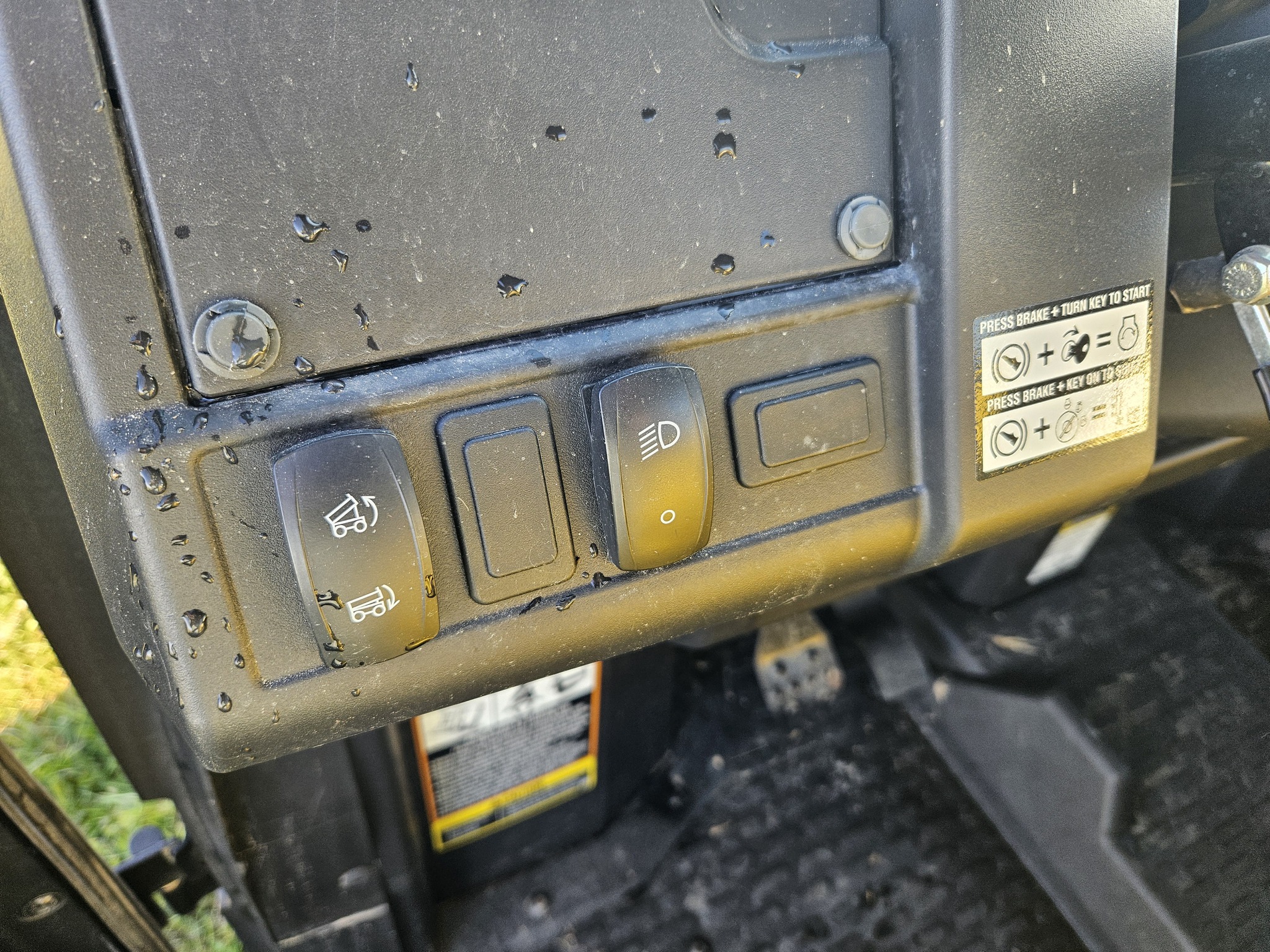 2021 John Deere XUV 835M Image 14