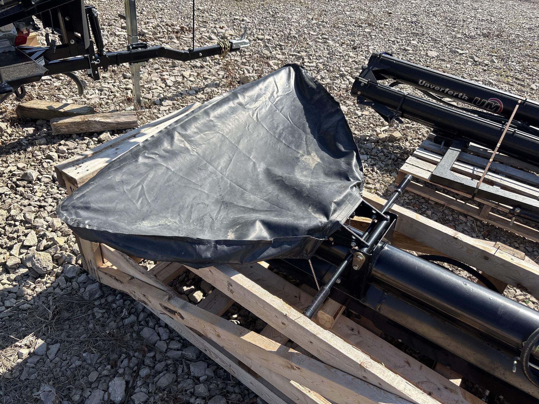 Used -- Unverferth 6x18 Attachments: Planter at Koenig Equipment in Anna, OH - PhotoXL8