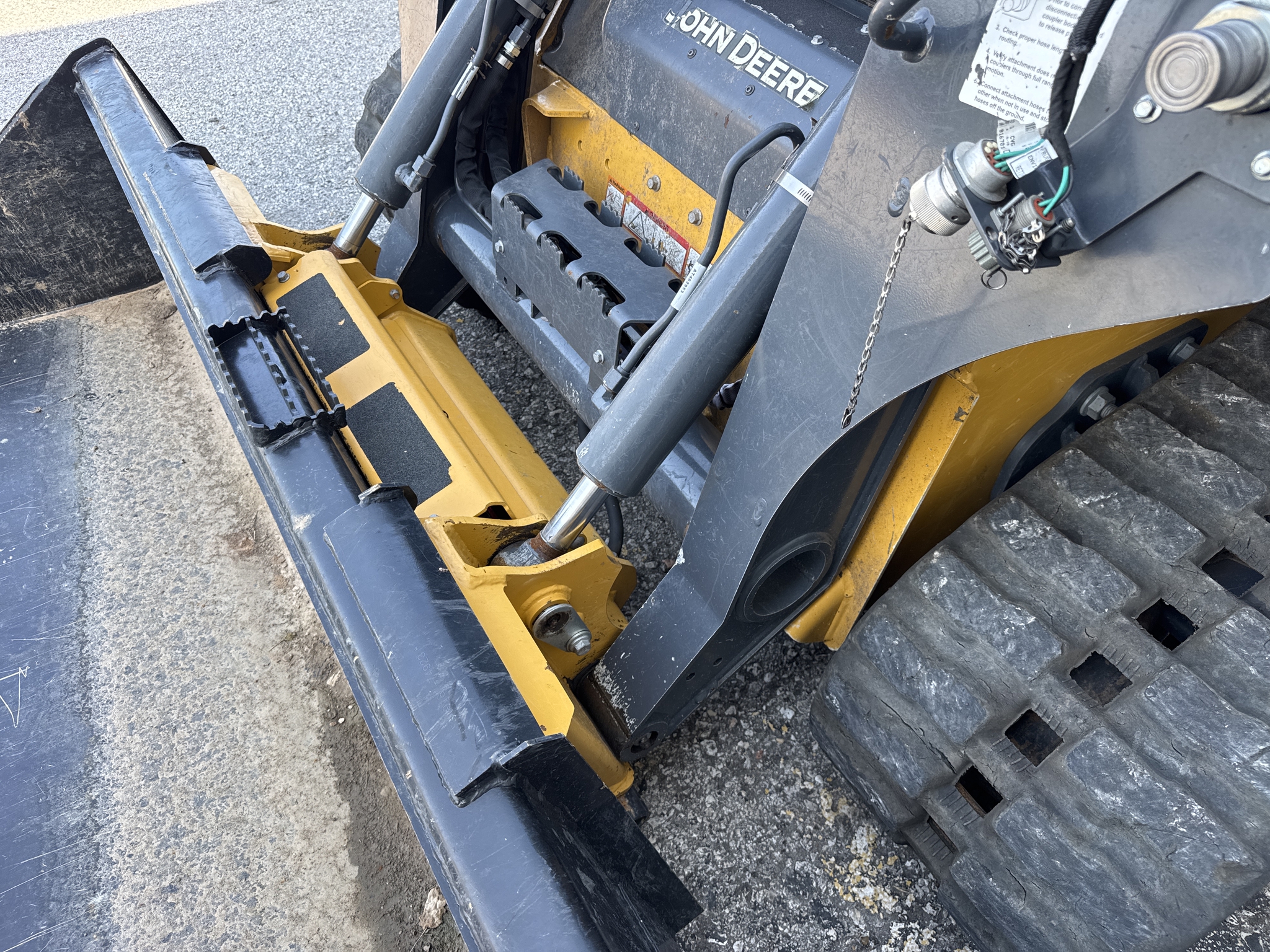 2023 John Deere 325G Image 20