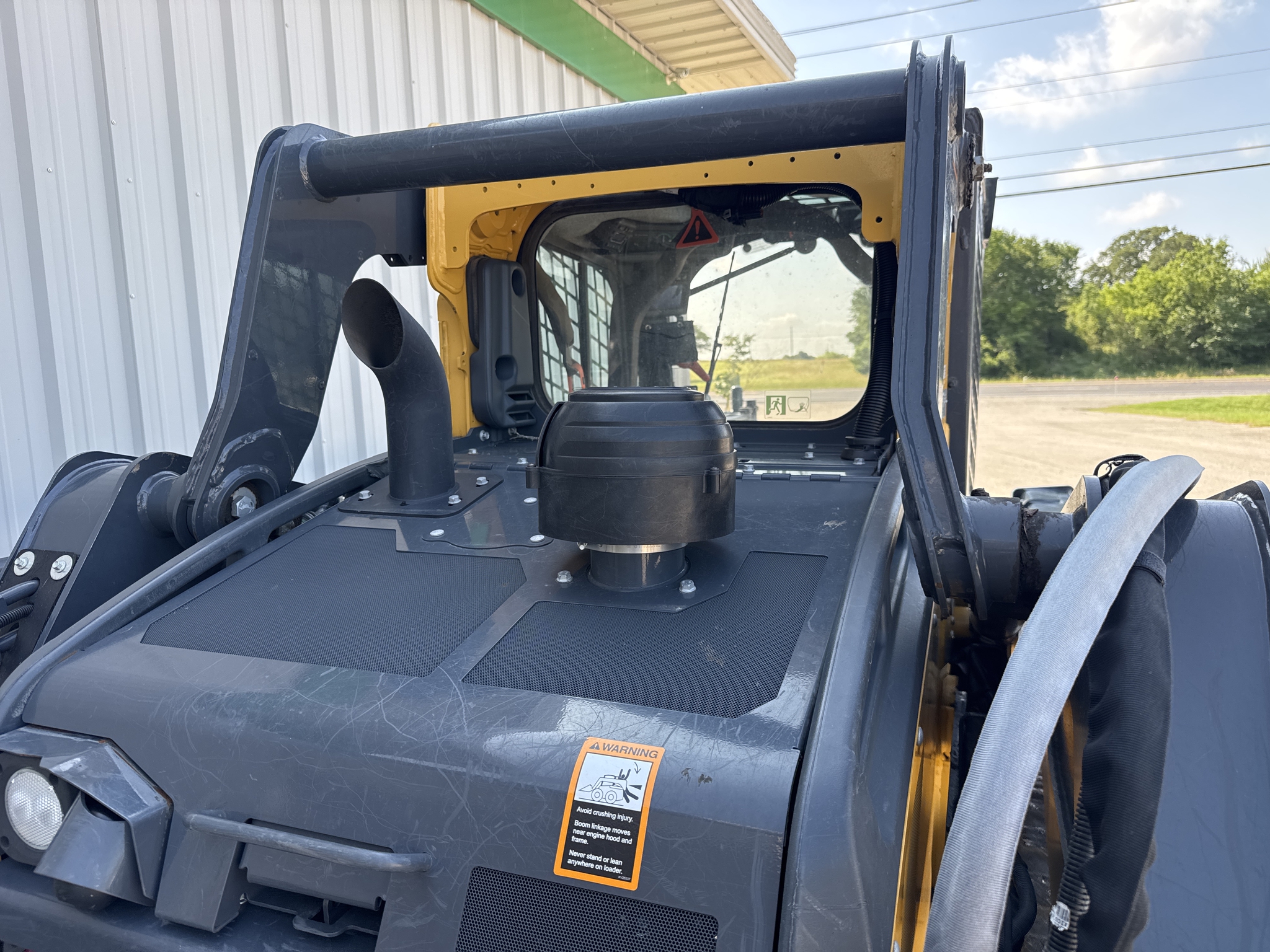 2023 John Deere 325G Image 10