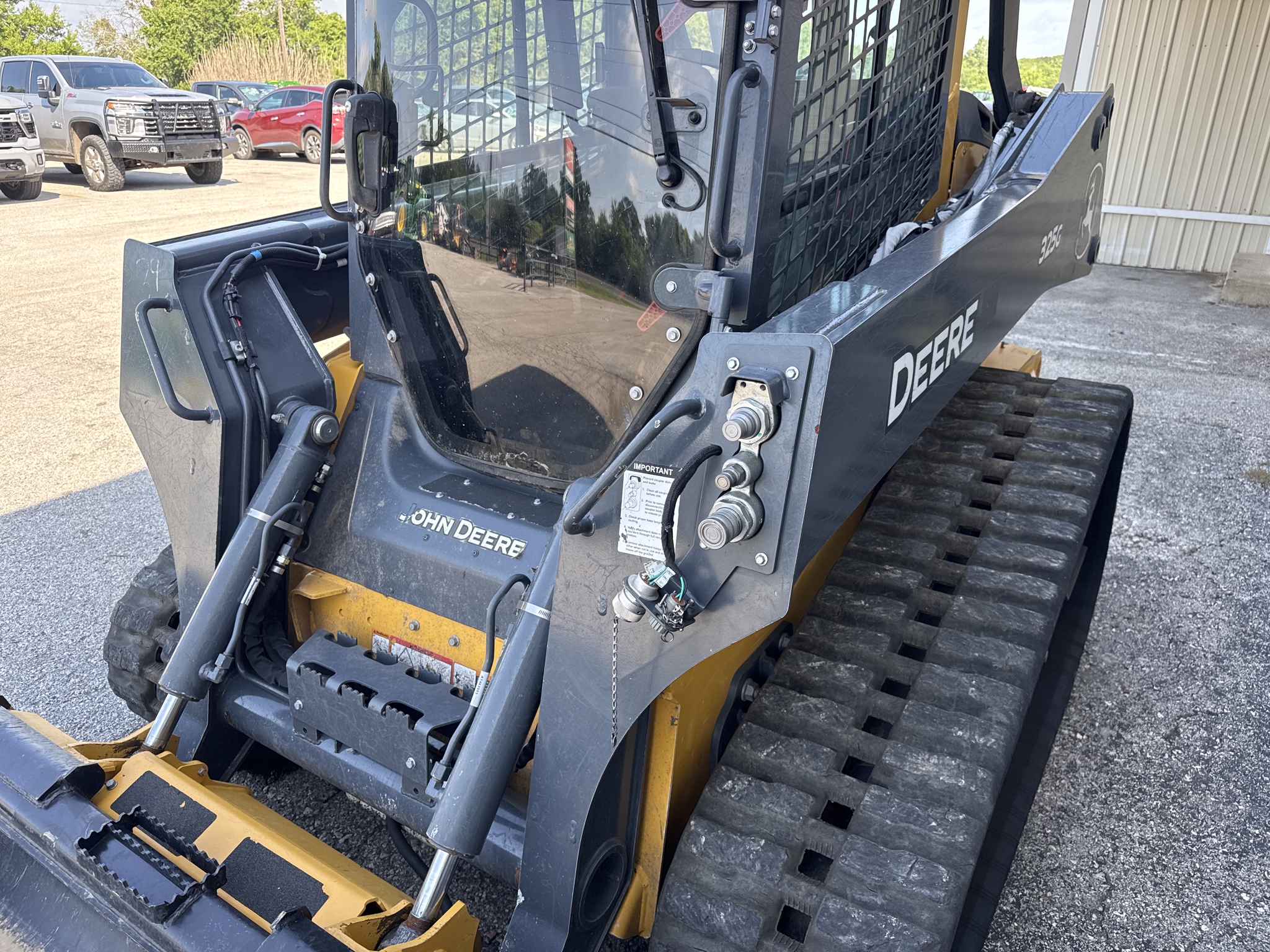 2023 John Deere 325G Image 7