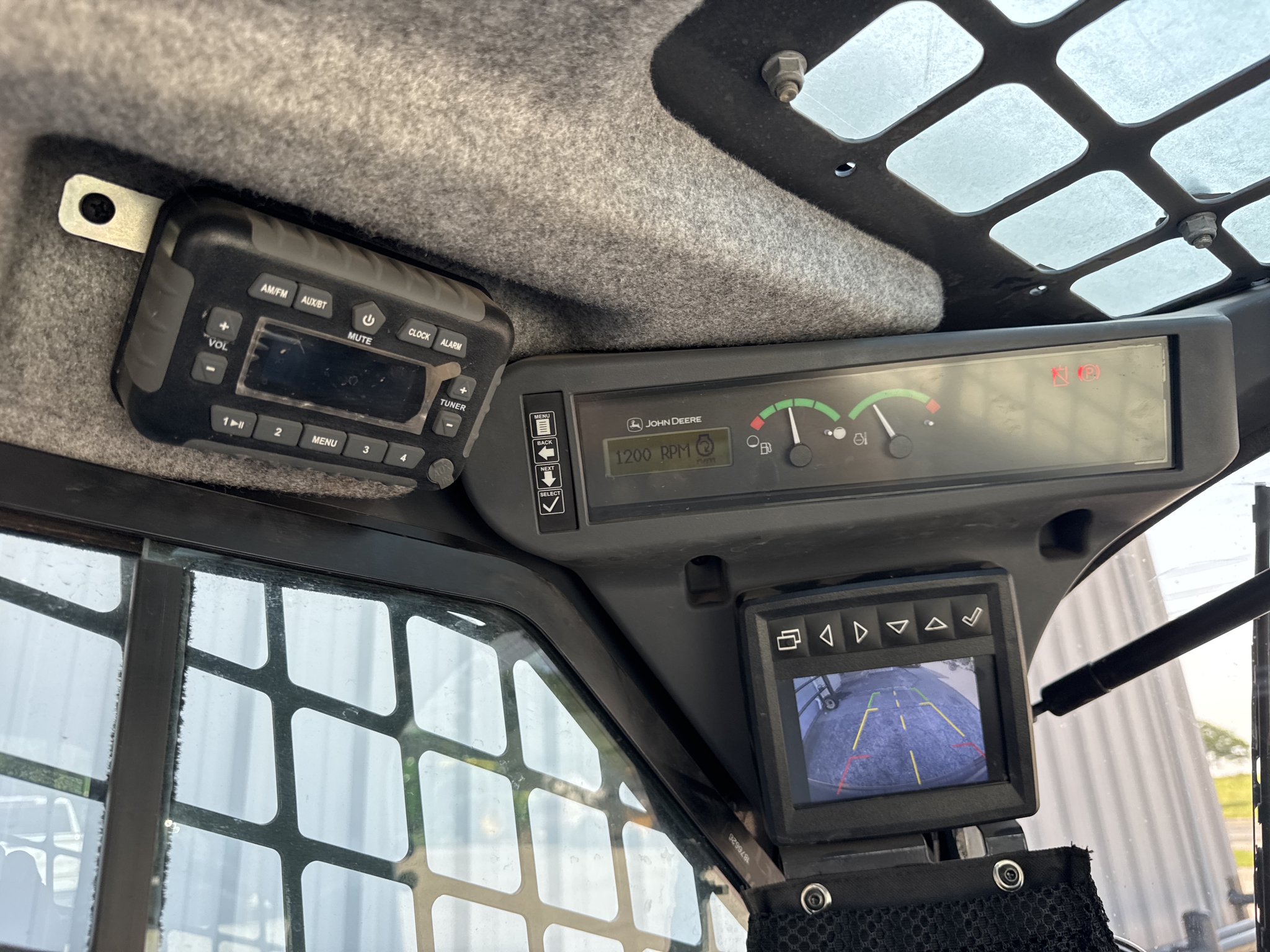 2023 John Deere 325G Image 15