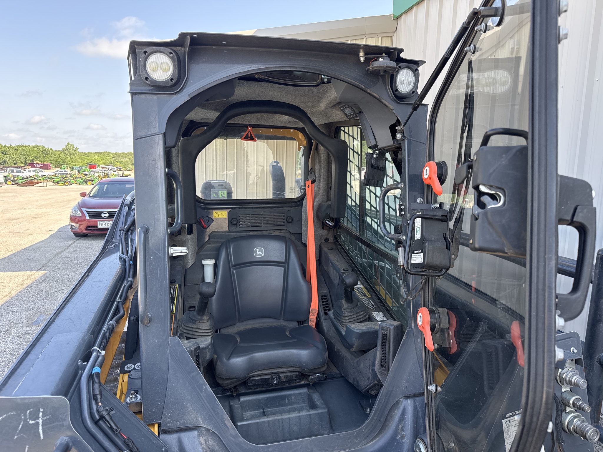 2023 John Deere 325G Image 12