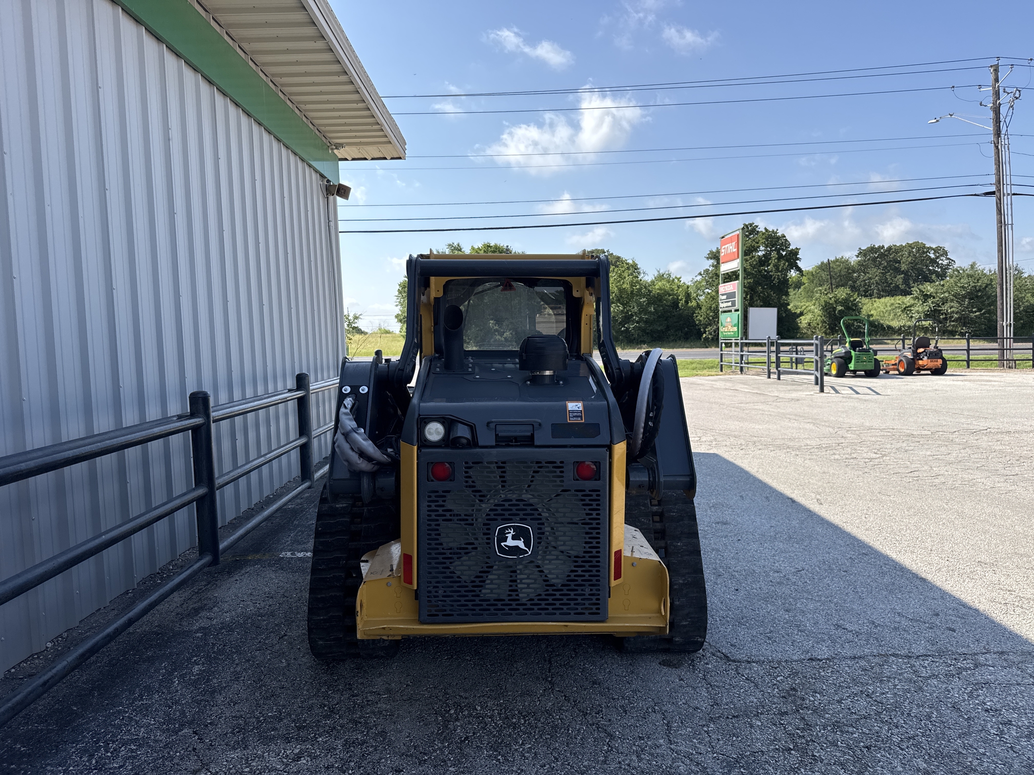 2023 John Deere 325G Image 6
