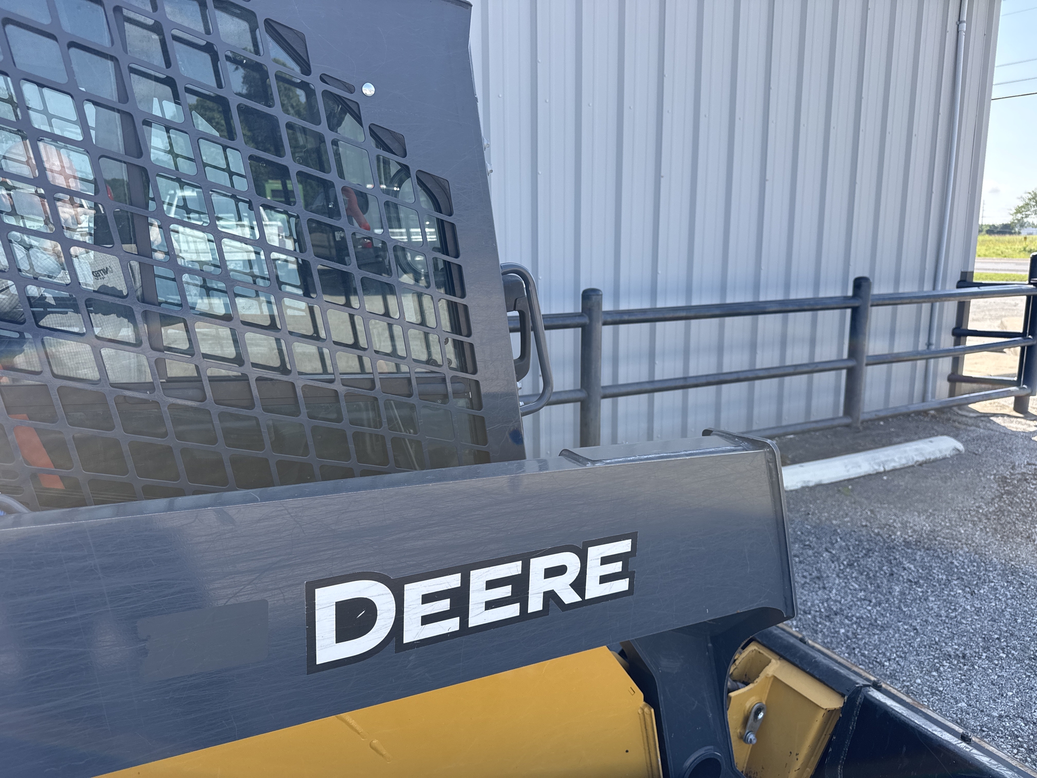2023 John Deere 325G Image 24
