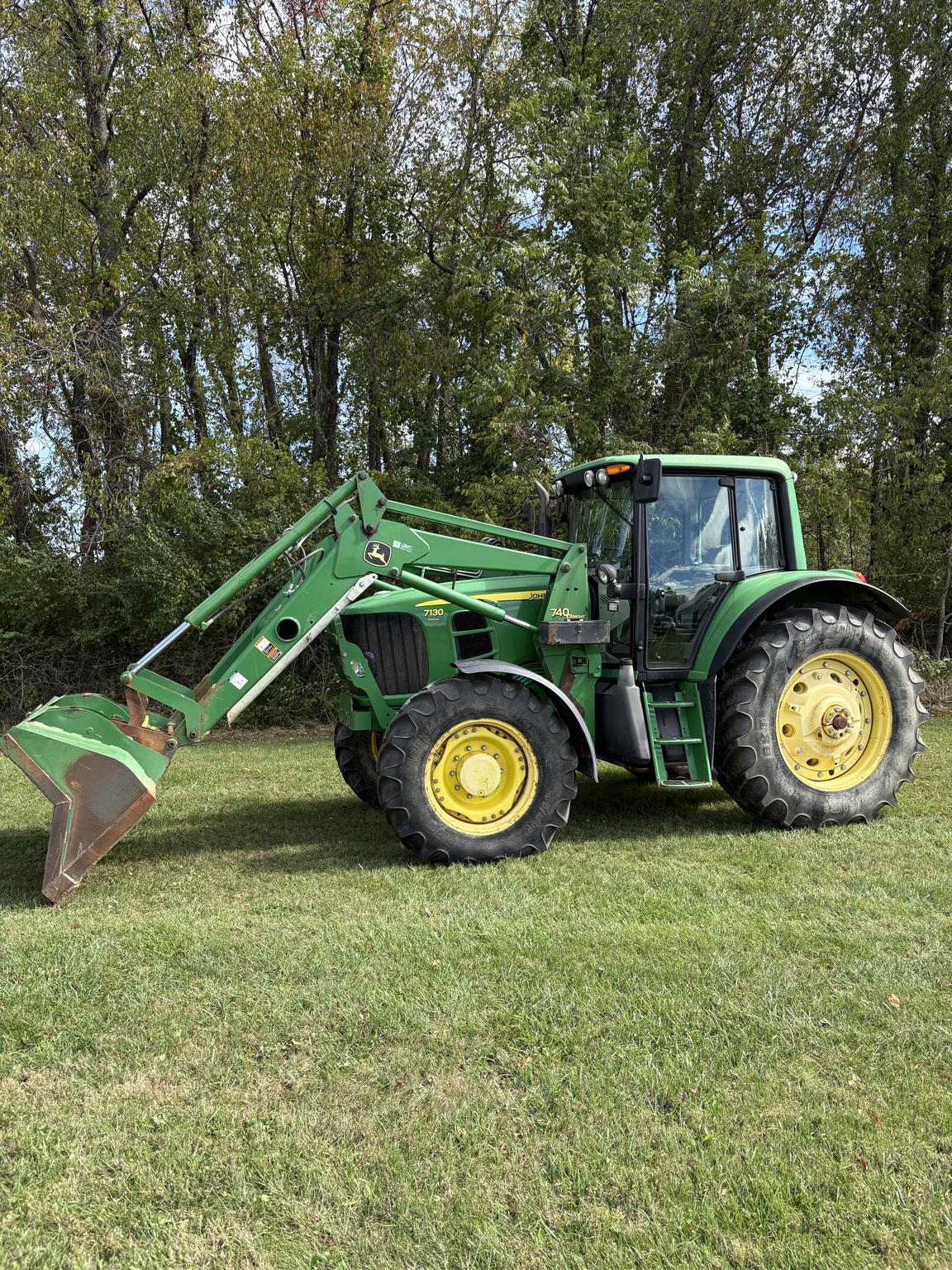 2010 John Deere 7130 Image 1