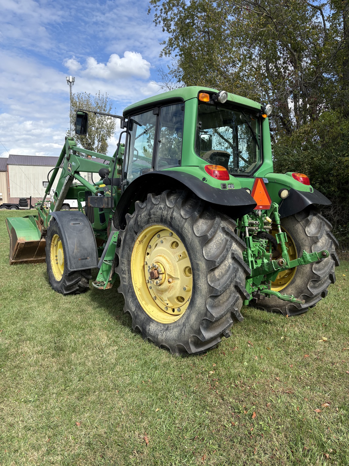 2010 John Deere 7130 Image 3