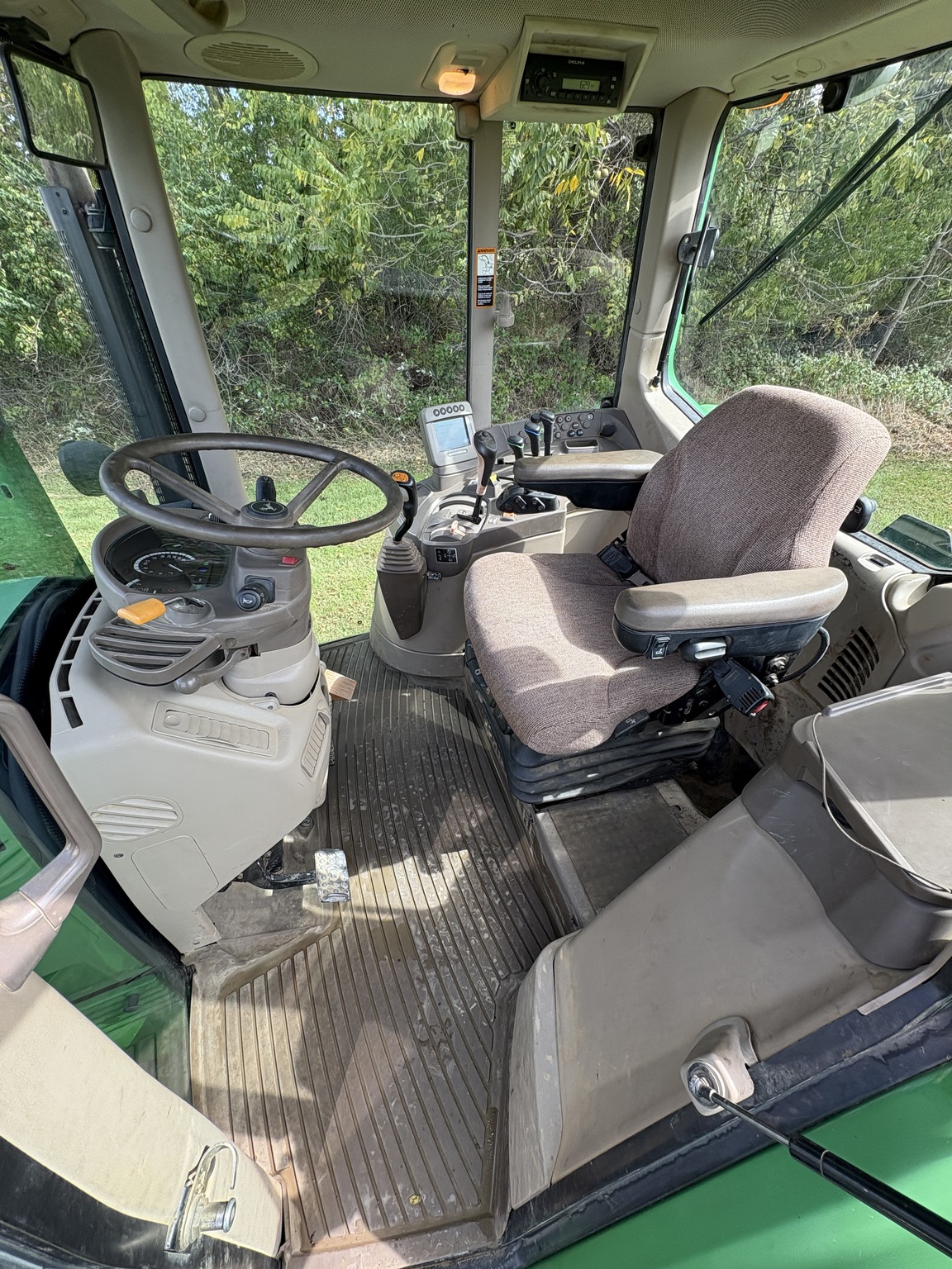 2010 John Deere 7130 Image 8