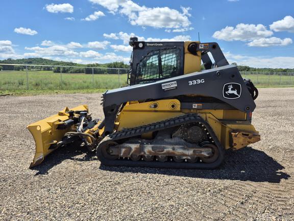 Photo of a 2022 John Deere 333G