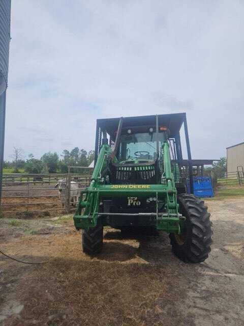 2015 John Deere 6120M Image 5