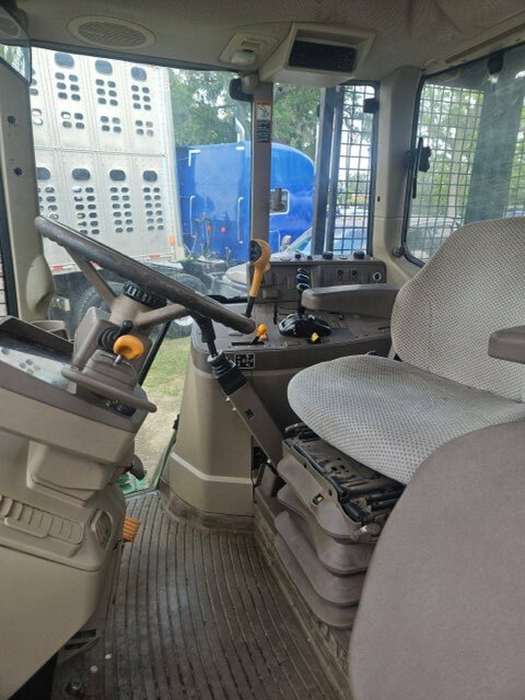 2015 John Deere 6120M Image 7