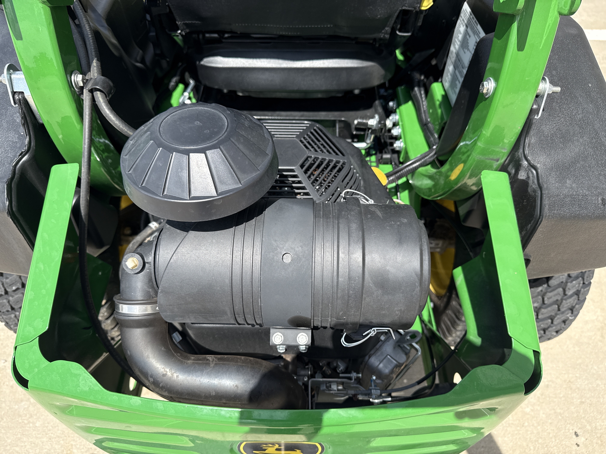 2024 John Deere Z920M Image 16