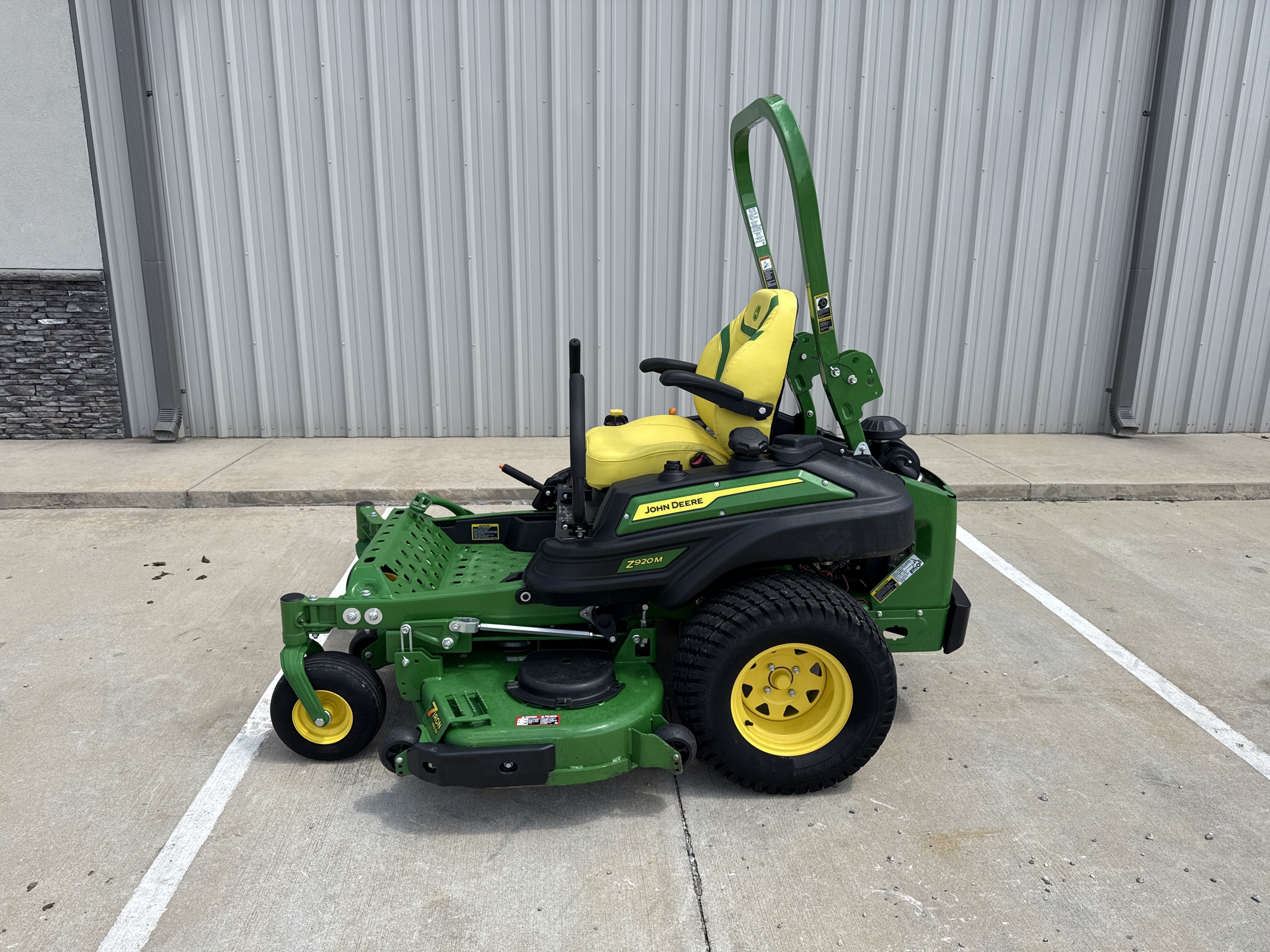2024 John Deere Z920M Image 2