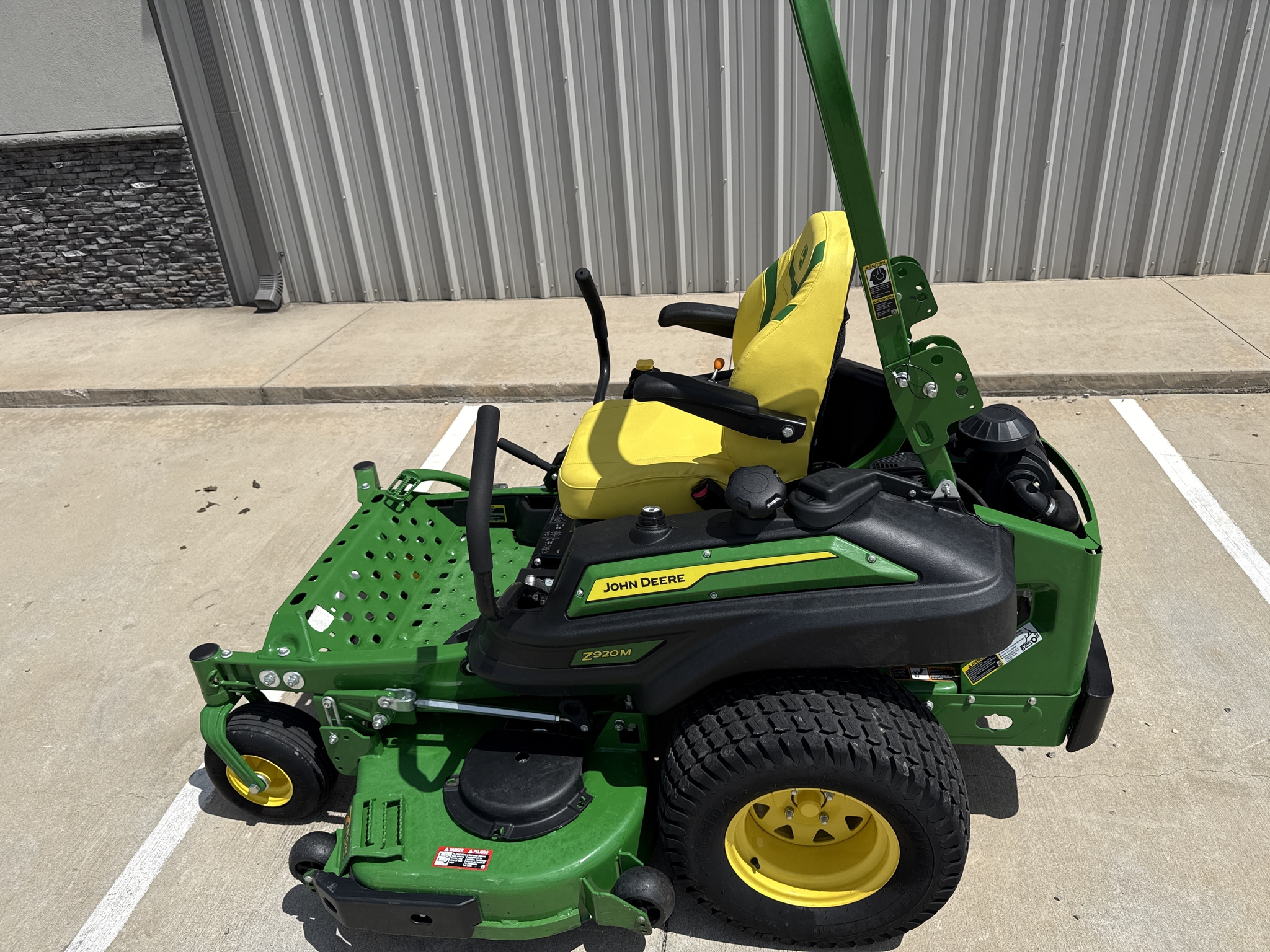 2024 John Deere Z920M Image 8