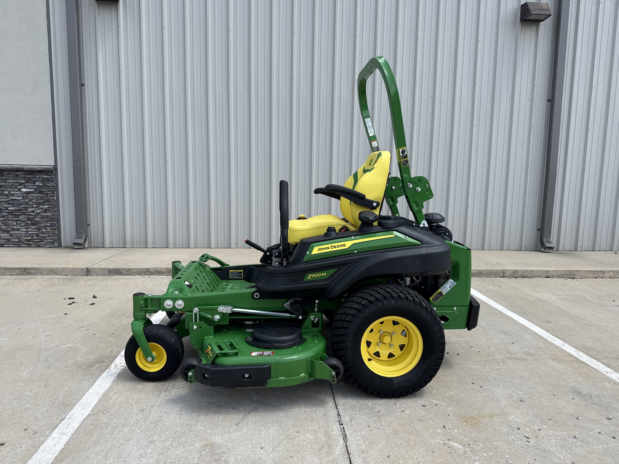 2024 John Deere Z920M Image 1