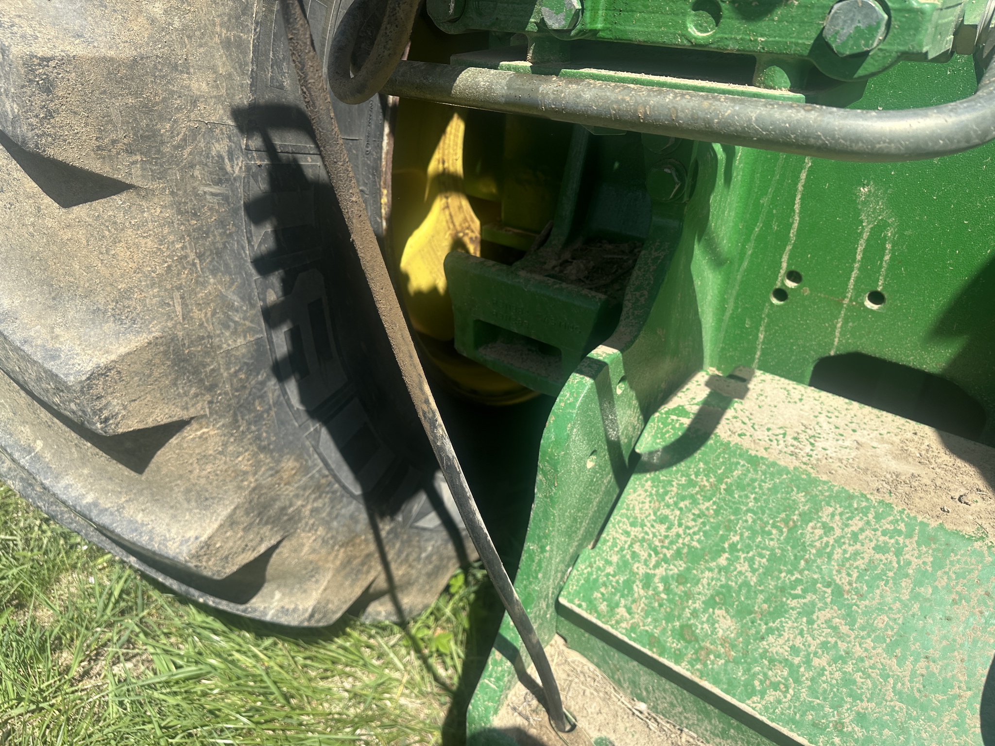 2014 John Deere 9560R Image 12