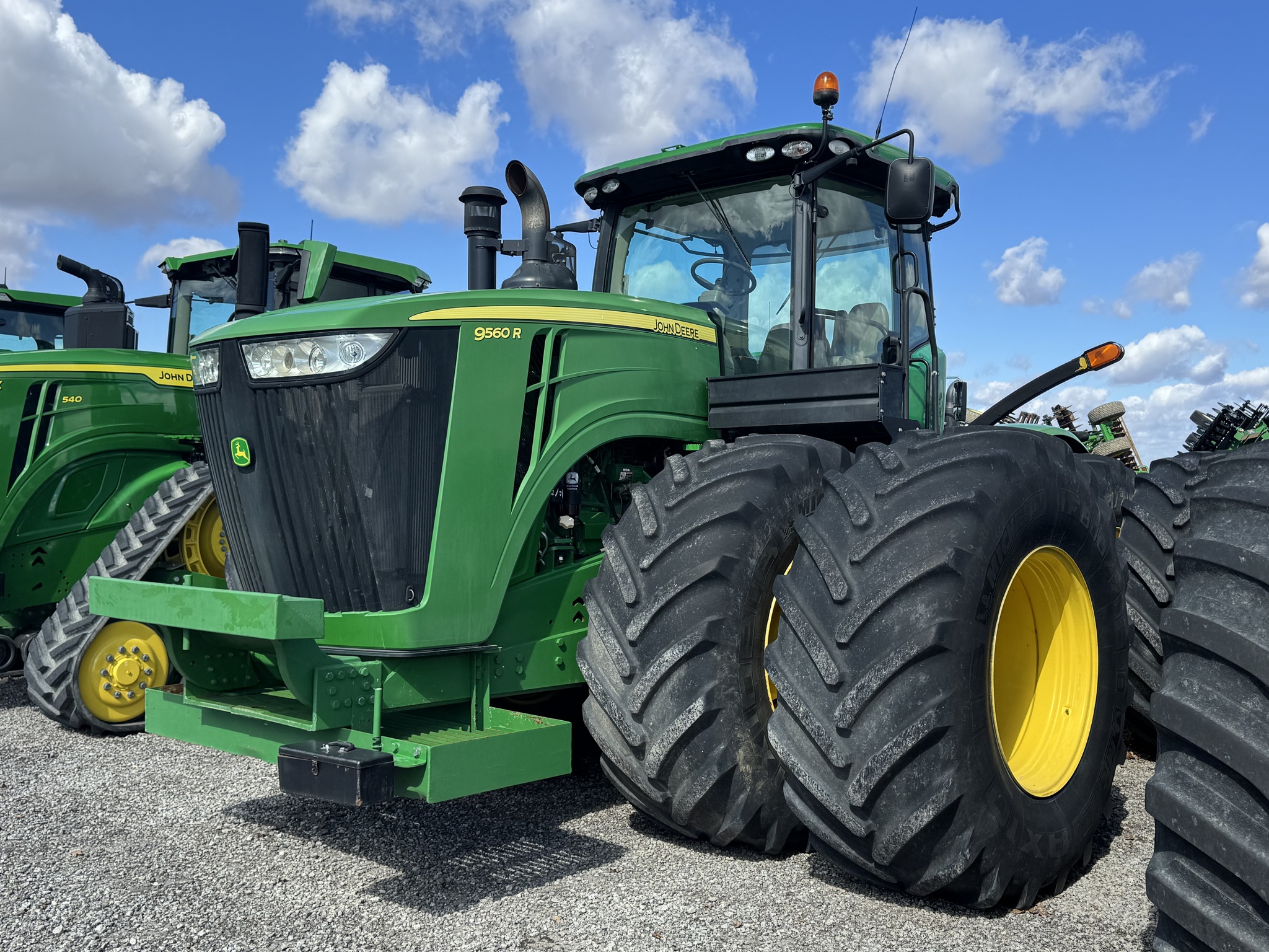 2014 John Deere 9560R Image 1