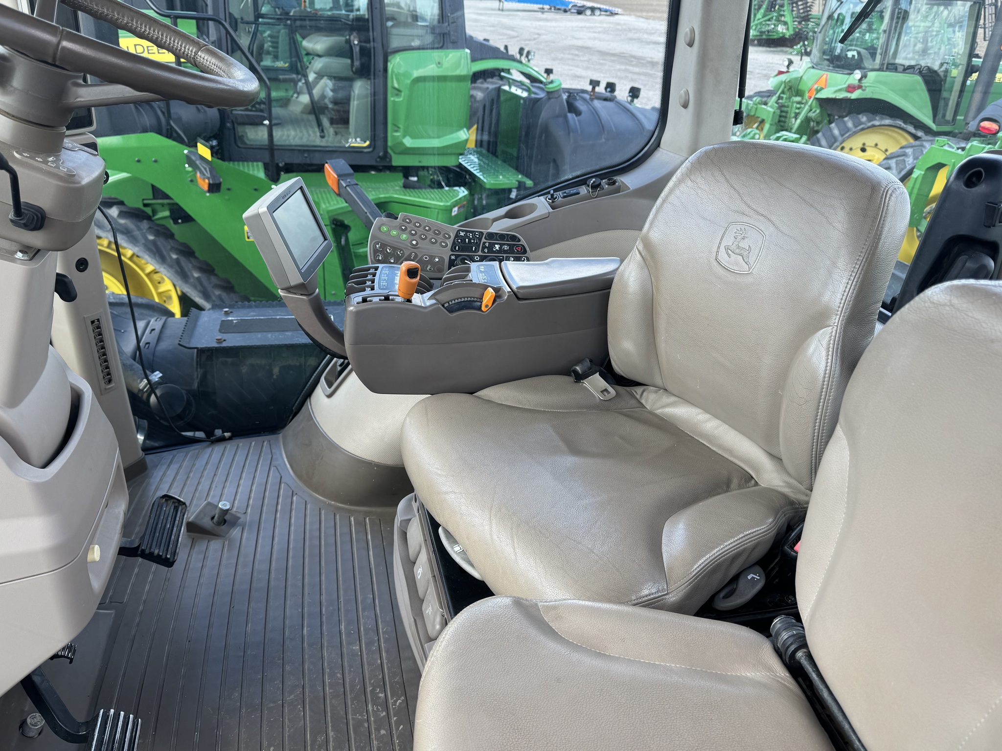 2014 John Deere 9560R Image 7