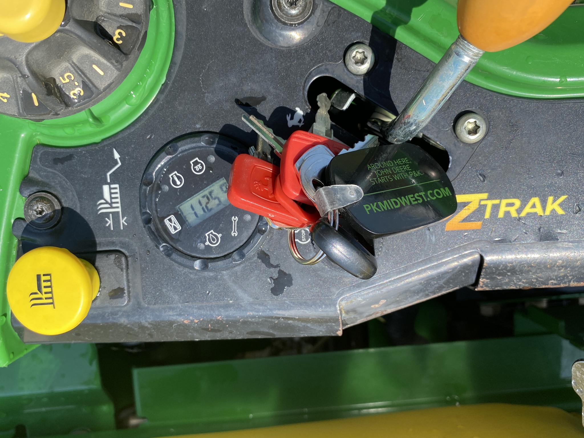 2010 John Deere Z930A Image 11