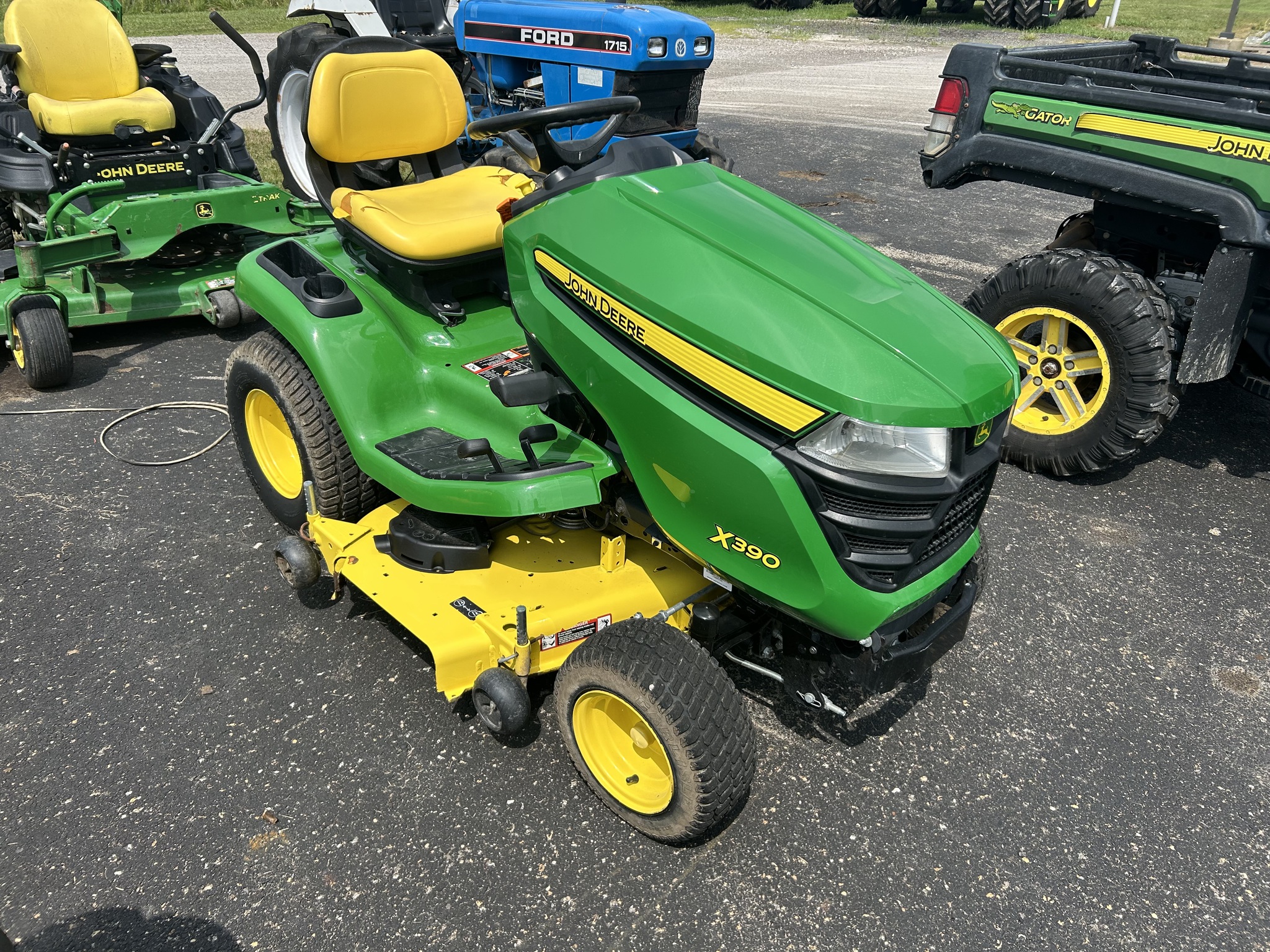 2018 John Deere X390 Image 1