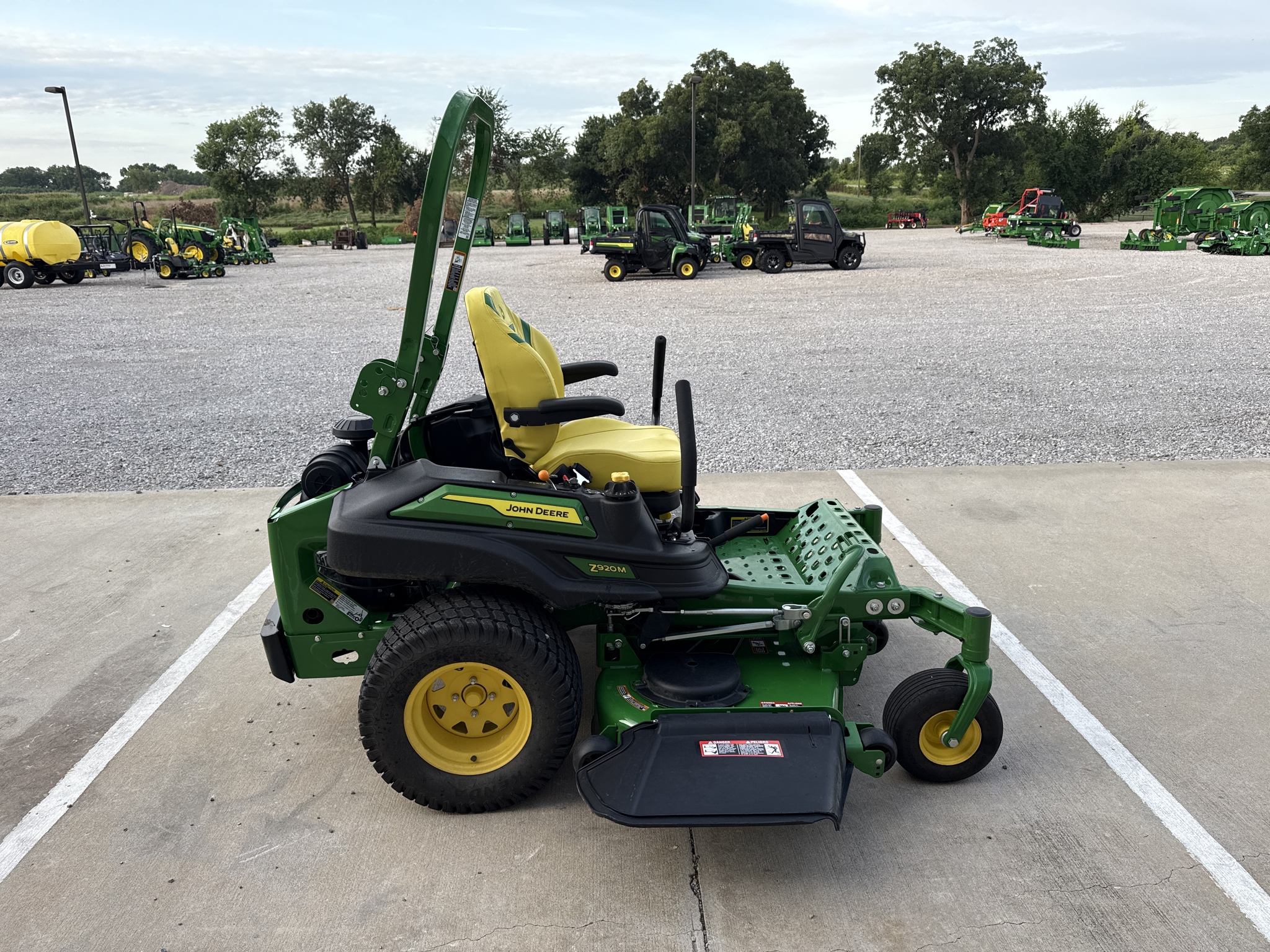 2024 John Deere Z920M Image 11
