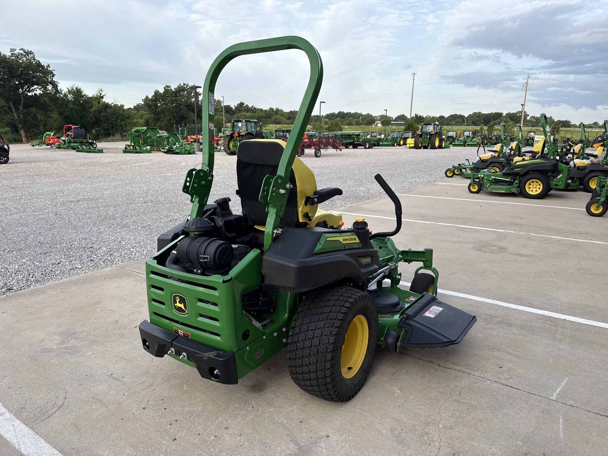2024 John Deere Z920M Image 15