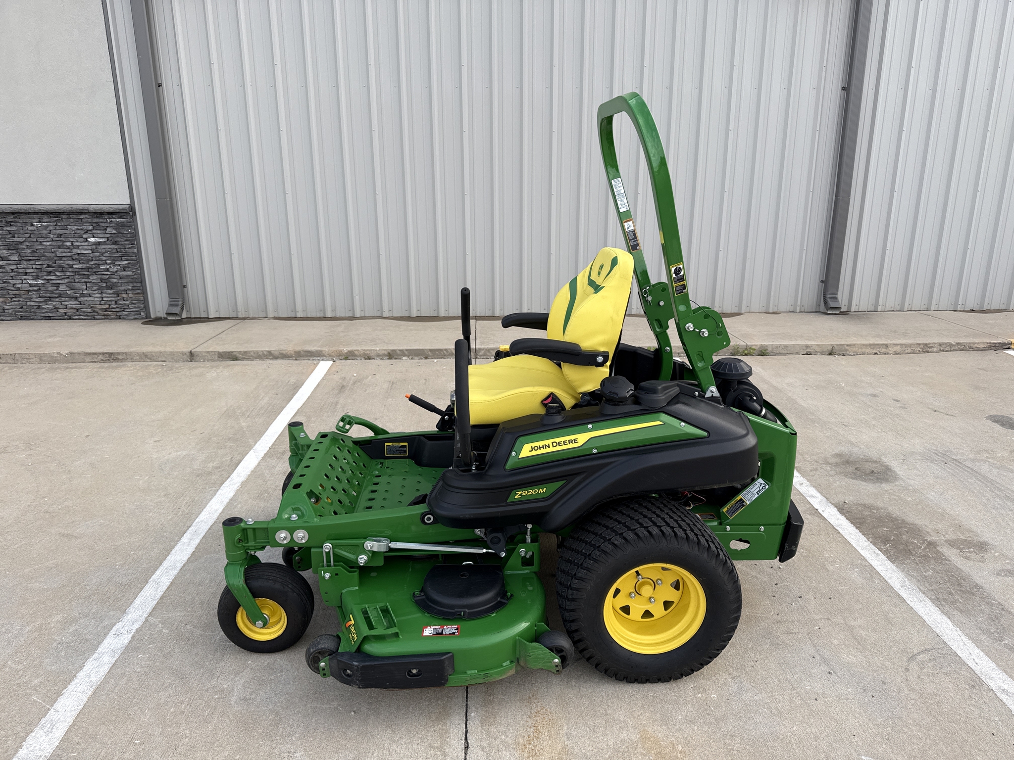 2024 John Deere Z920M Image 2