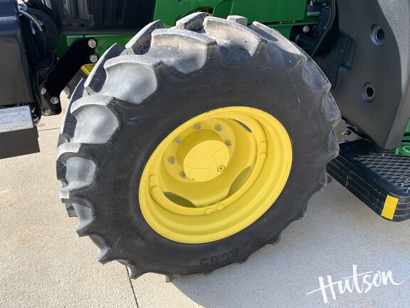 Photo of 2023 John Deere 6110M