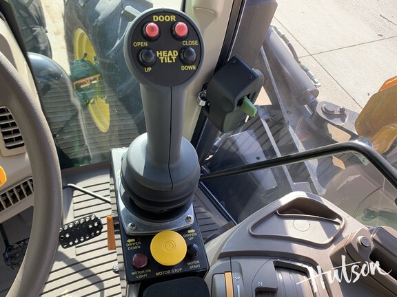 Photo of 2023 John Deere 6110M