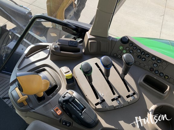 Photo of 2023 John Deere 6110M