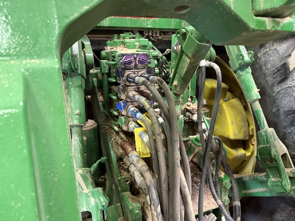 Photo of 2022 John Deere 8R 310