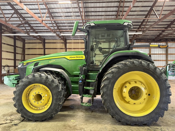 Photo of 2022 John Deere 8R 310
