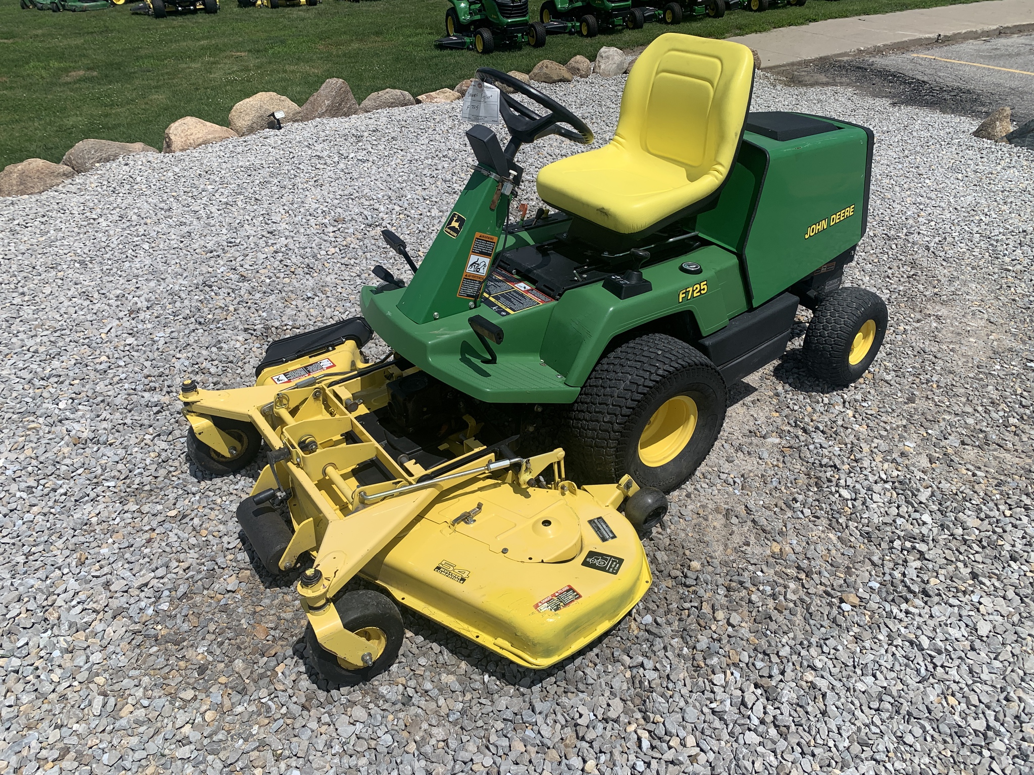 1998 John Deere F725 Image 1