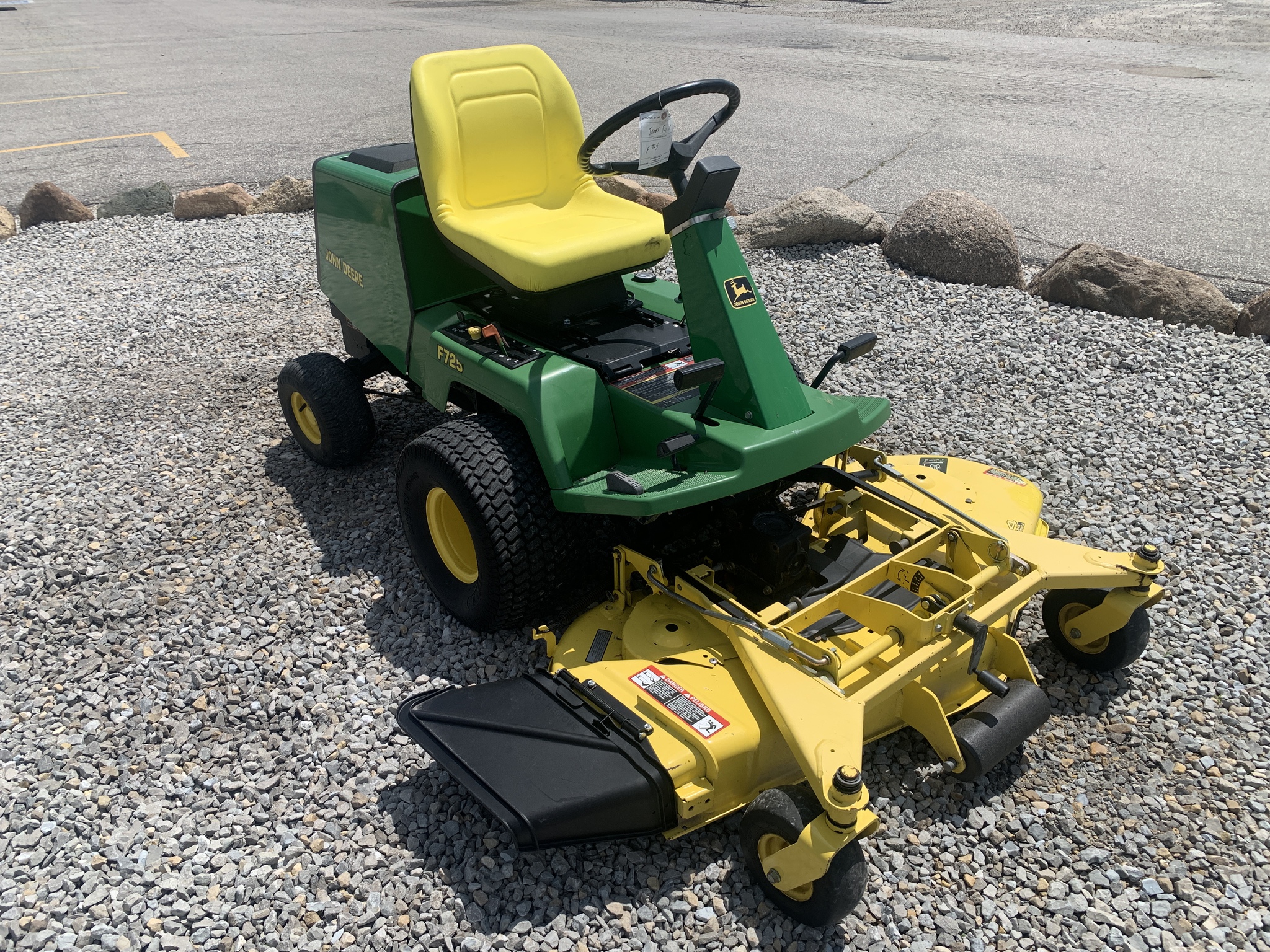 1998 John Deere F725 Image 7