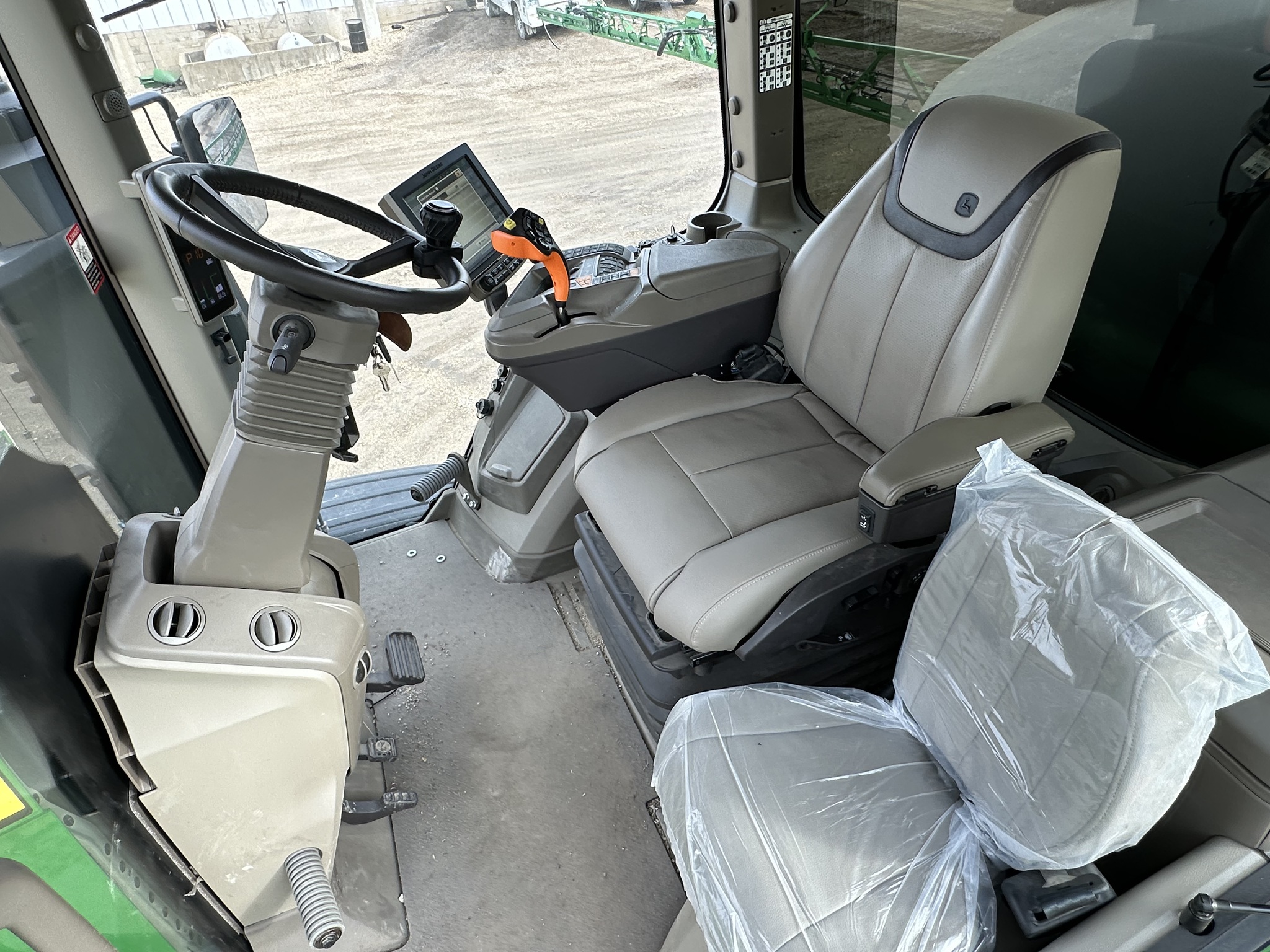 2023 John Deere 412R Image 31