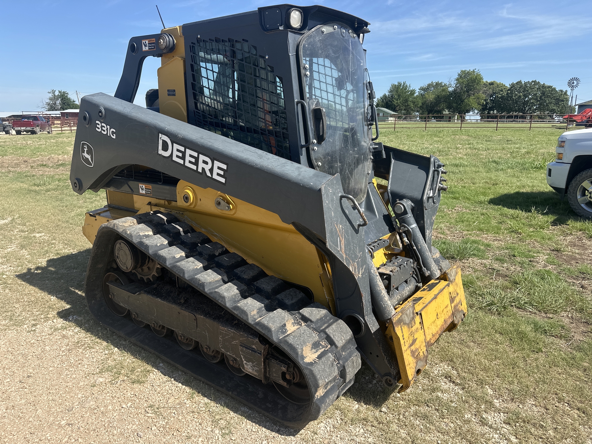 2017 John Deere 331G Image 5