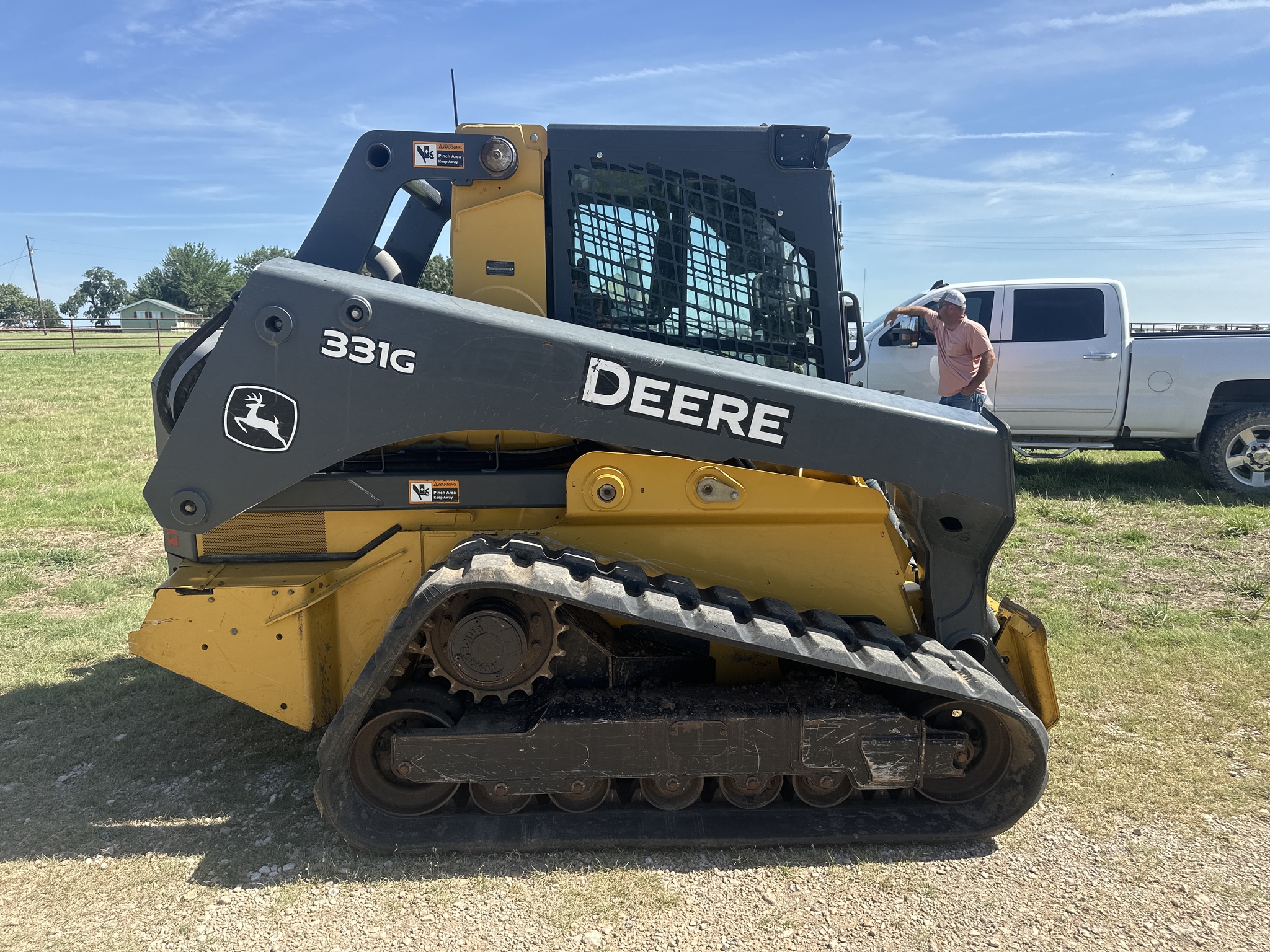 2017 John Deere 331G Image 6