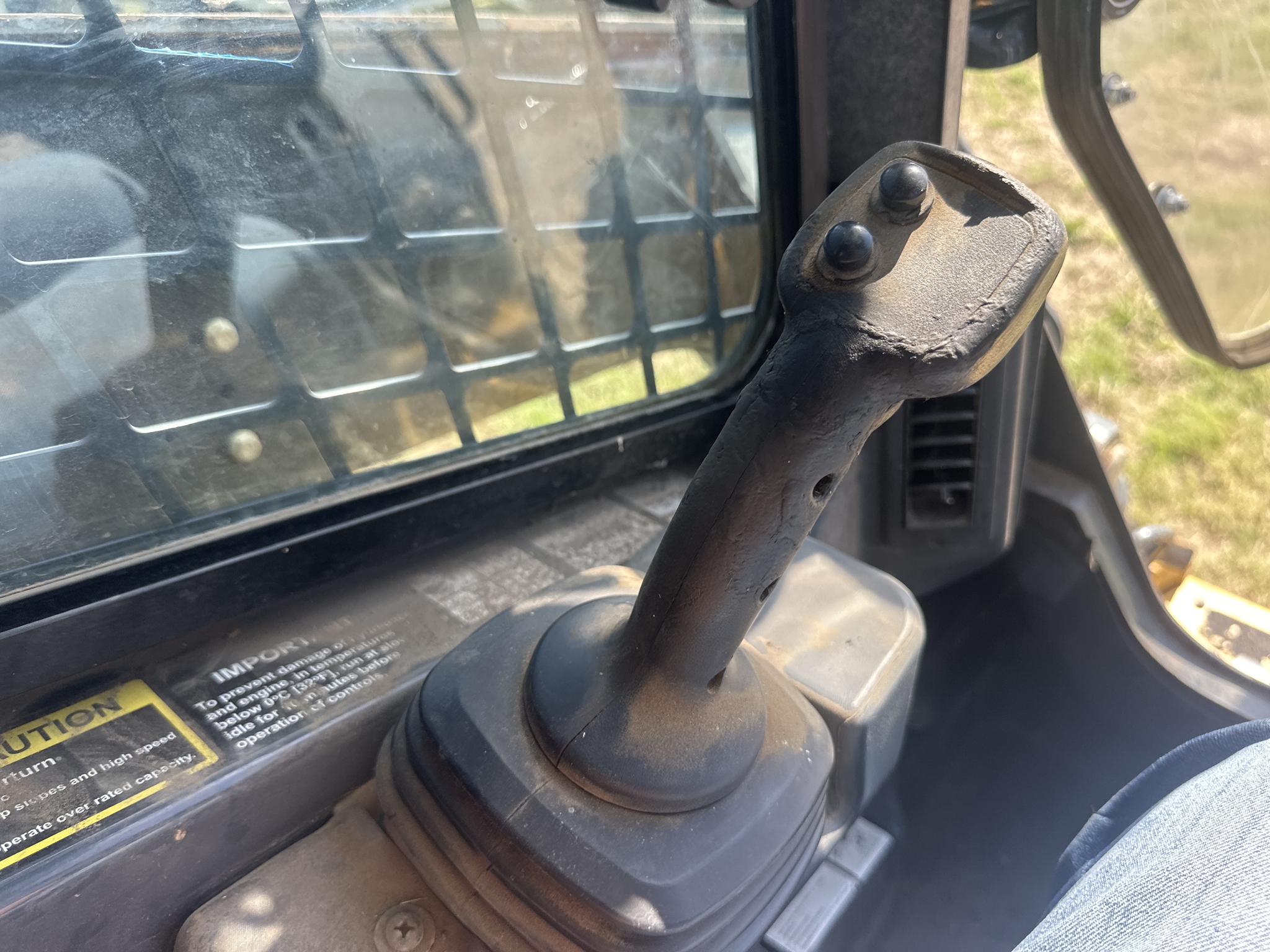 2017 John Deere 331G Image 16