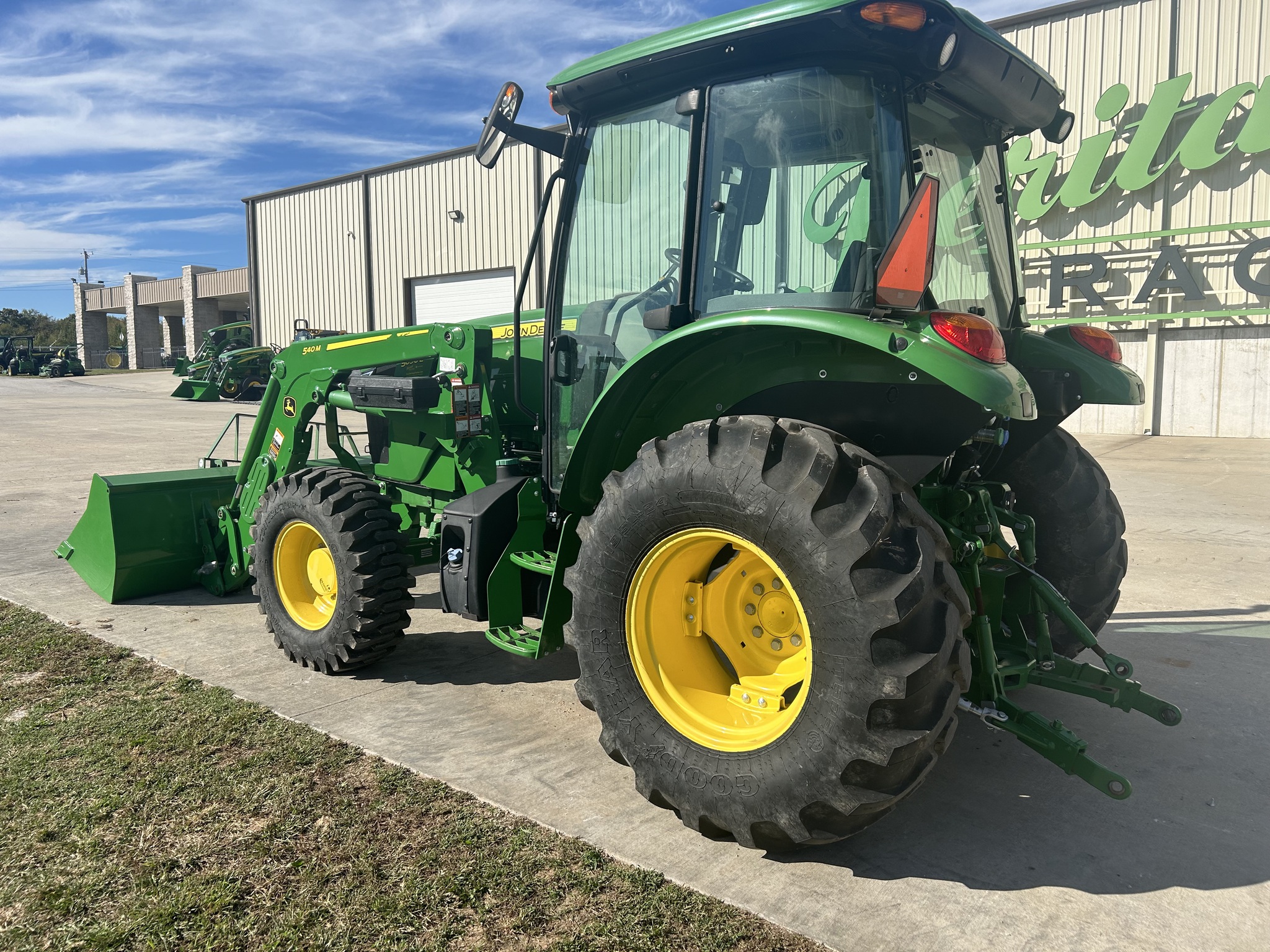  2019 John Deere 5090E at Heritage Tractor in Rogersville, MO