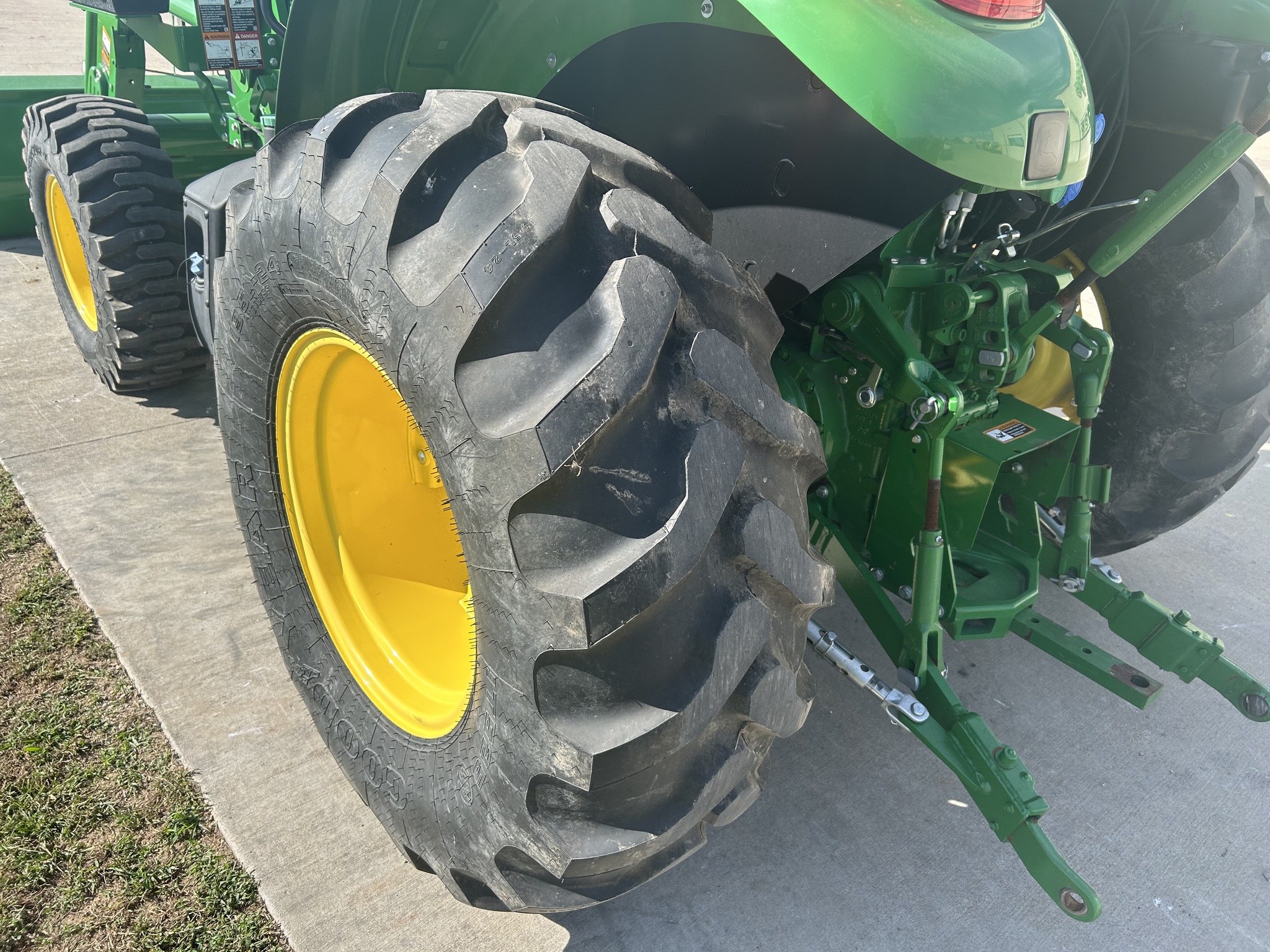 2019 John Deere 5090E at Heritage Tractor in Rogersville, MO