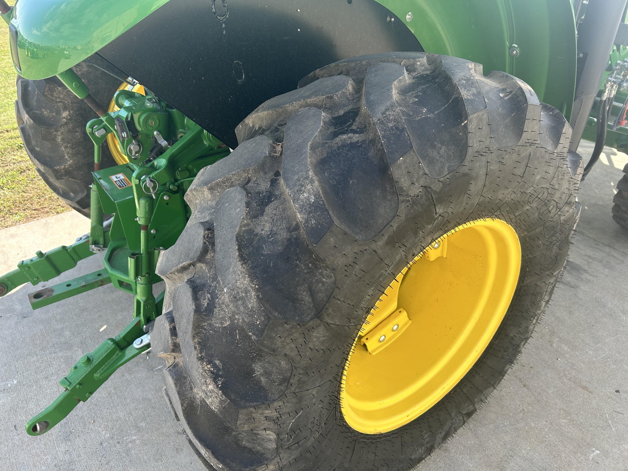  2019 John Deere 5090E at Heritage Tractor in Rogersville, MO