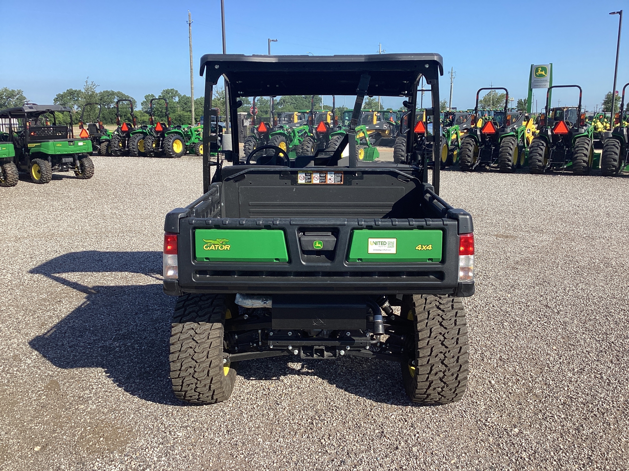2024 John Deere XUV835M Image 8