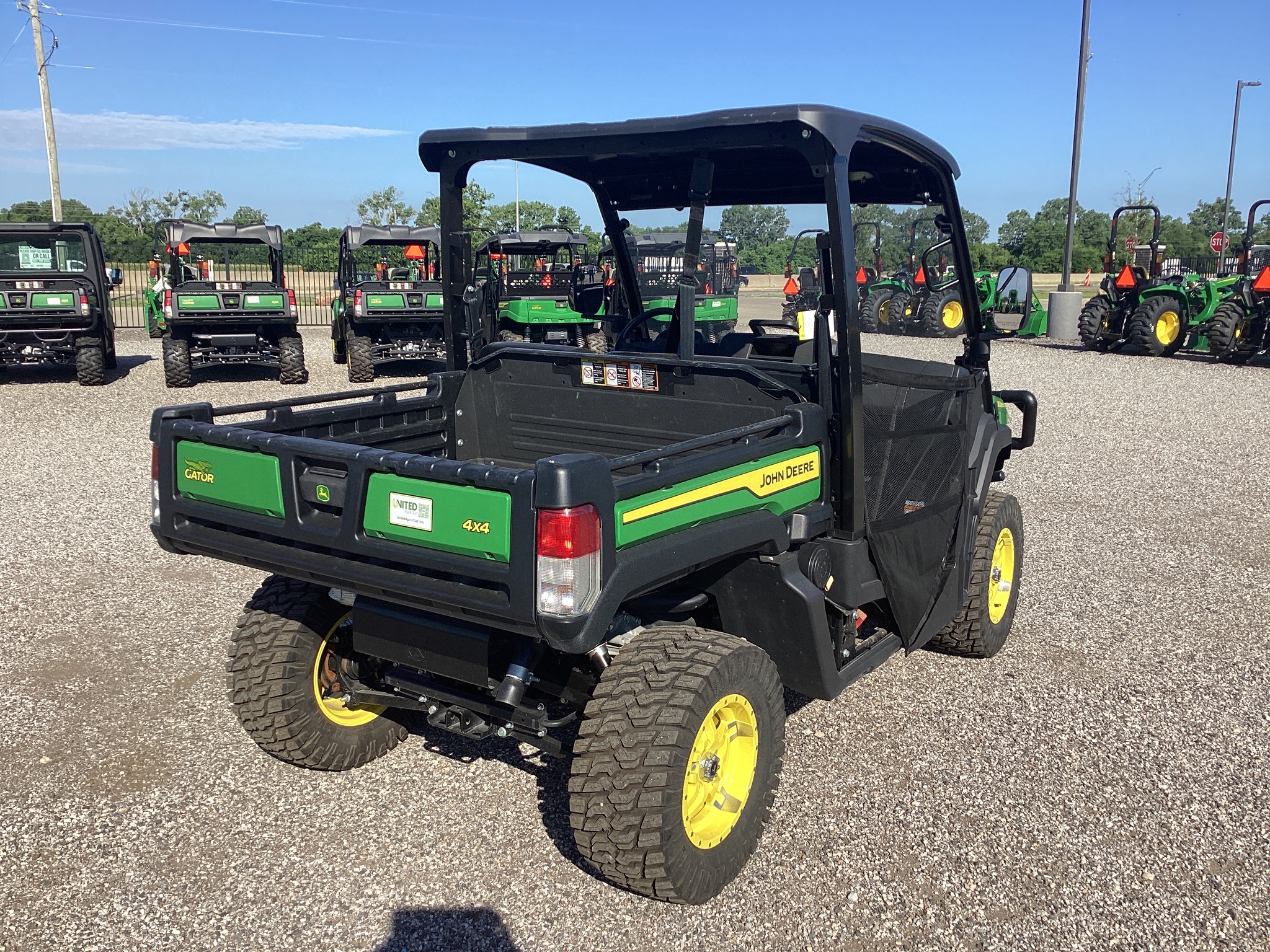 2024 John Deere XUV835M Image 6