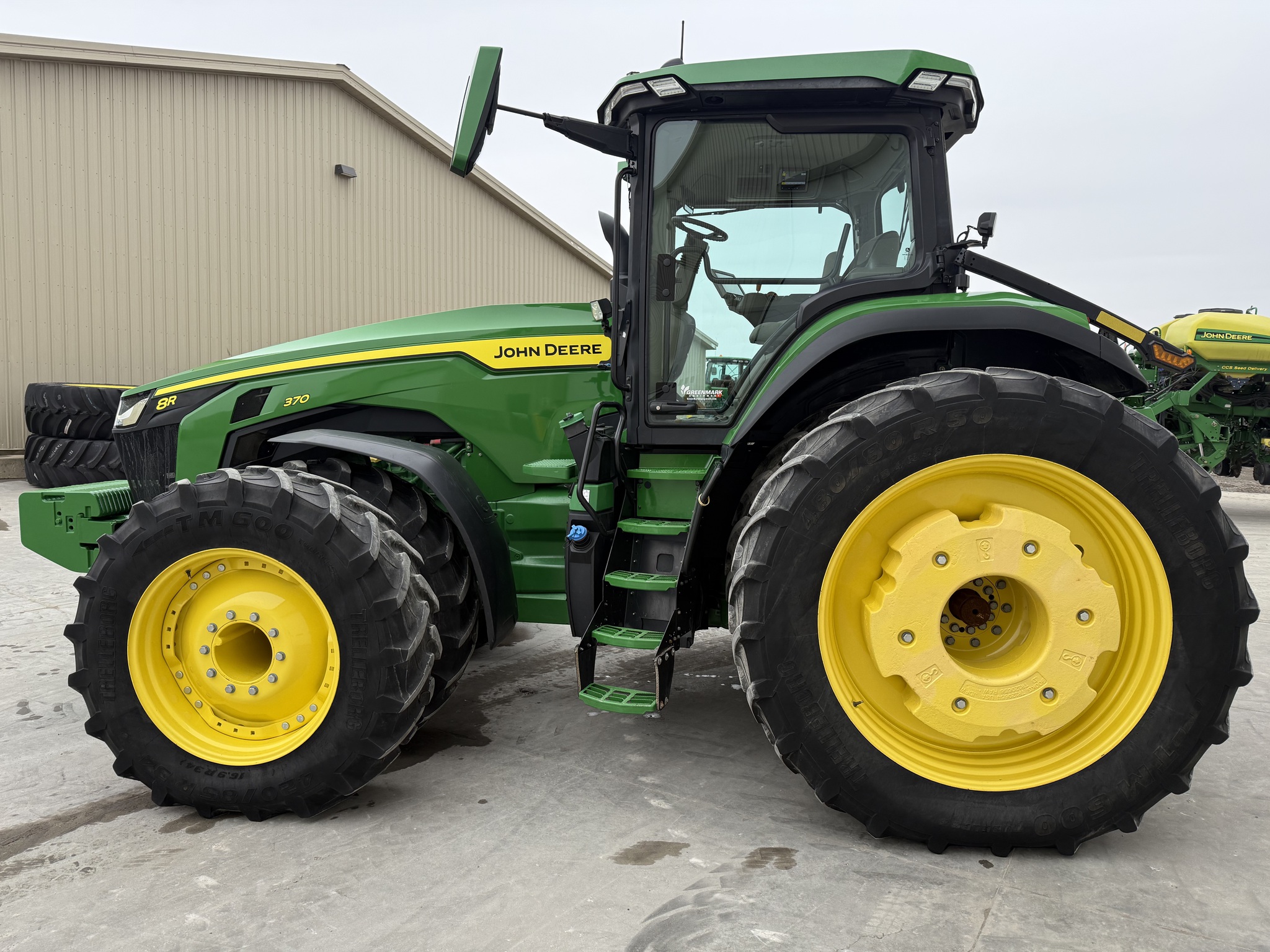 2023 John Deere 8R 370 Image 6