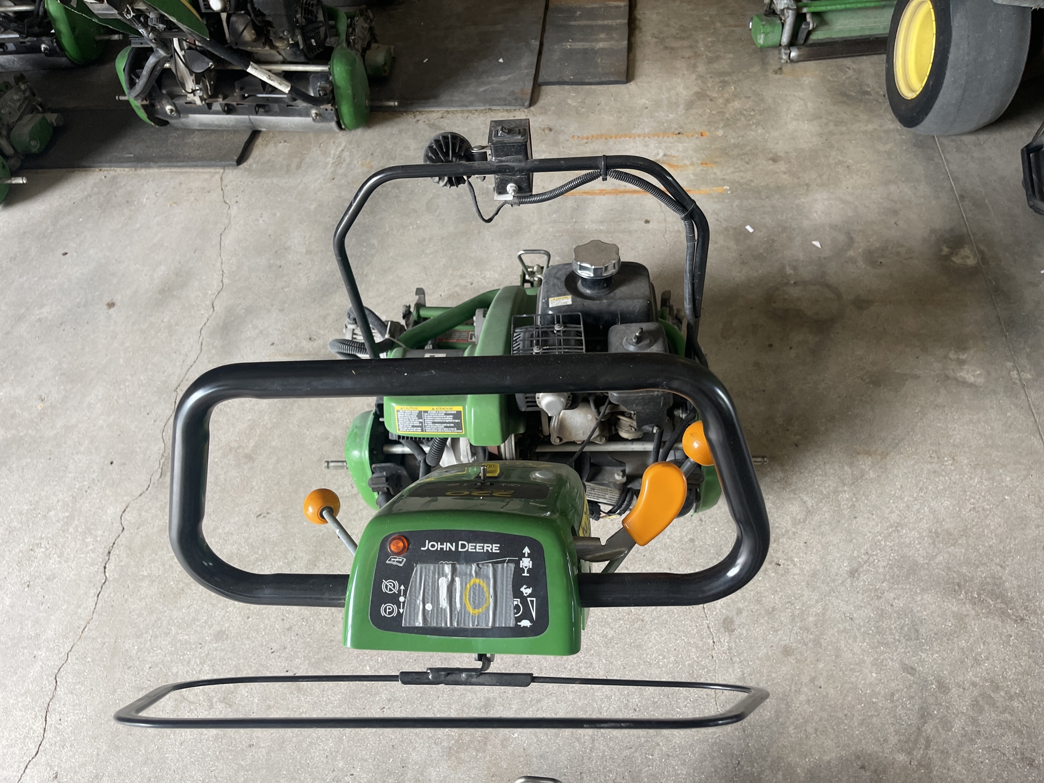 2021 John Deere 220E Image 4